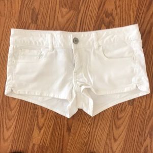 White American Eagle shorts